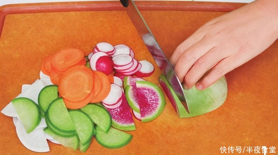  胃口|早餐没胃口，腌这样一罐萝卜泡菜，酸甜爽脆，早餐配粥最开胃