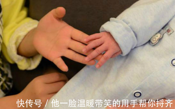 哥哥|哥哥写作业被干扰,无奈将捣乱妹妹“封印”在书桌上,网友:无情