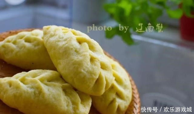 老妈蒸包子用这种面，吃起来甜丝丝的营养也高，包子店都买不到！