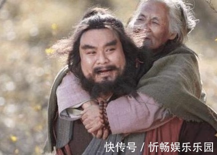 水浒@水浒李逵母亲被老虎吃,梁山众人听到消息,第一反应为何大笑