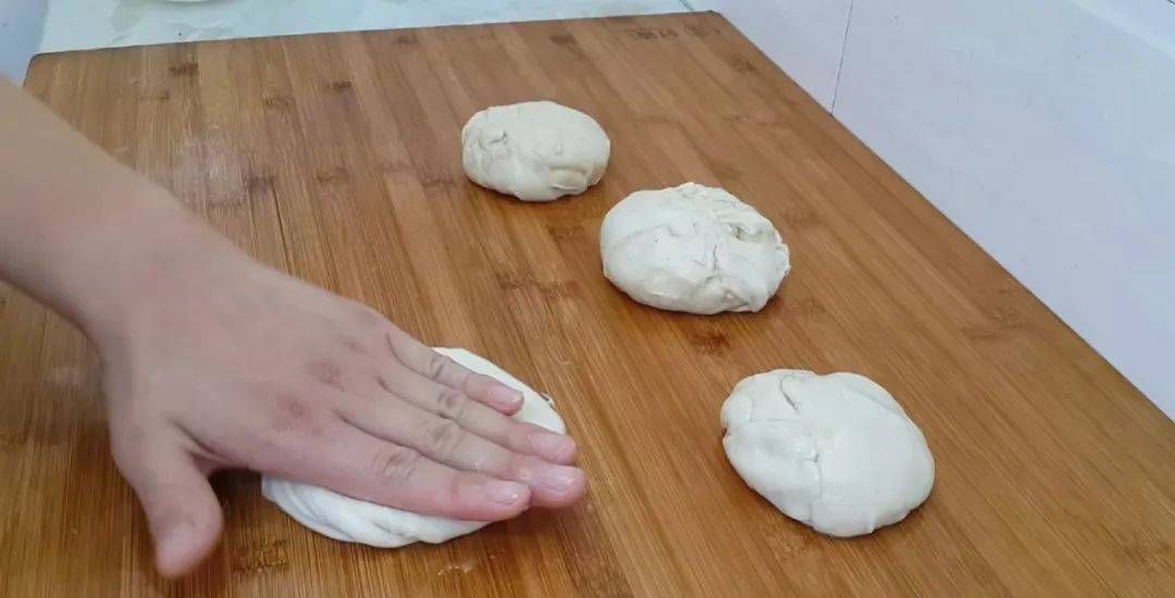 鸡蛋|吃早餐蛋糕的新方法,淋上蛋液,比手抓蛋糕简单,比鸡蛋灌饼好