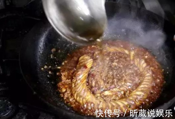 盘龙茄子|茄子别老是红烧了，教你个新吃法，上桌抢着吃，连汤汁都不剩！