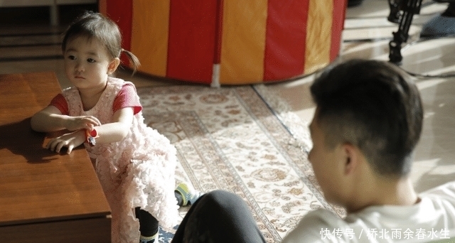 宠爱|转账爸爸”走红,隔着屏幕都感觉到了满满的宠爱,网友却在骂他们