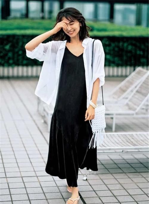 穿搭 卫衣牛仔裤都土掉渣了！流行这样穿，洋气显瘦又减龄