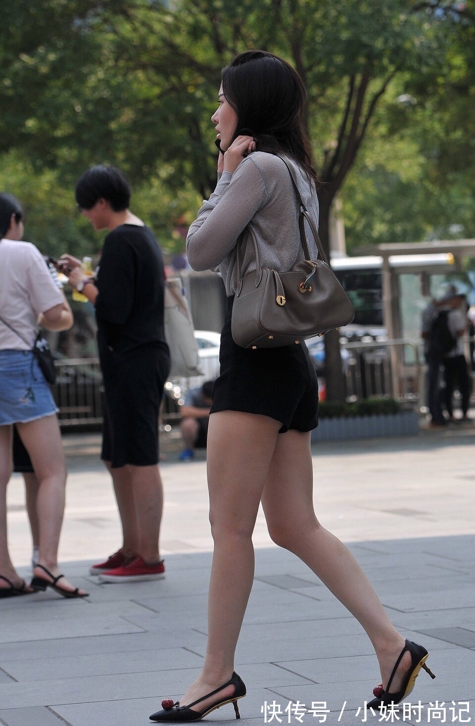 街拍 街拍路人,光鲜亮丽的时尚潮流穿搭参考,让你仙气十足美丽动人