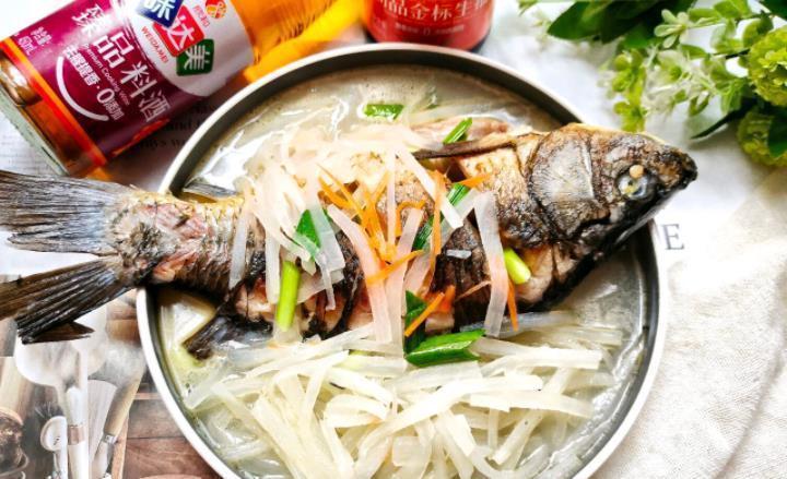 白萝卜|鲫鱼汤想要做的奶白无腥味，看我下面的做法，浓郁有营养