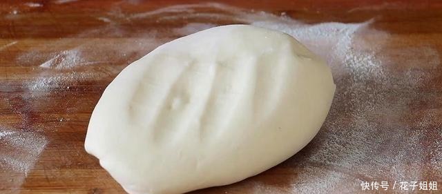 不会发面记得收藏,发面技巧都在这里,看完你也会做白面大馒头!