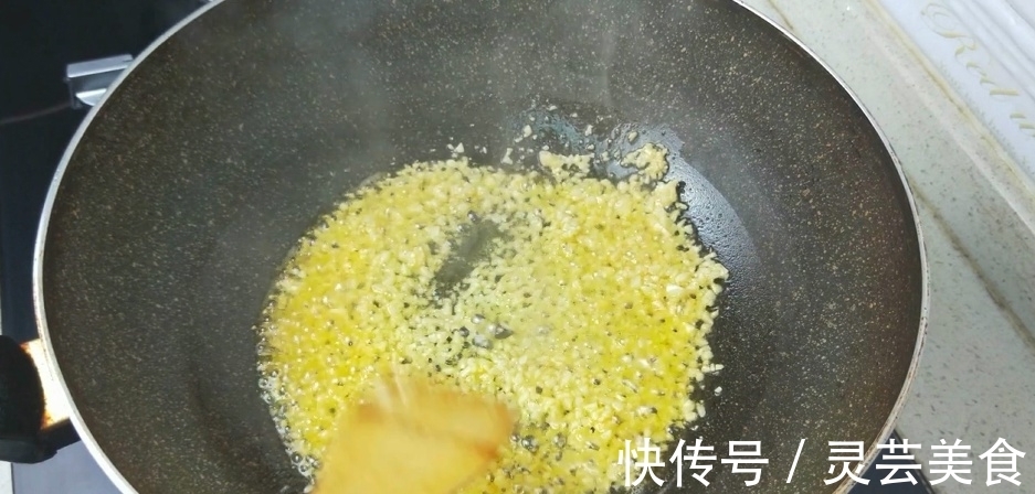 秘制|生菜怎么做好吃？教你秘制美味的“蚝油生菜”，好吃营养又下饭