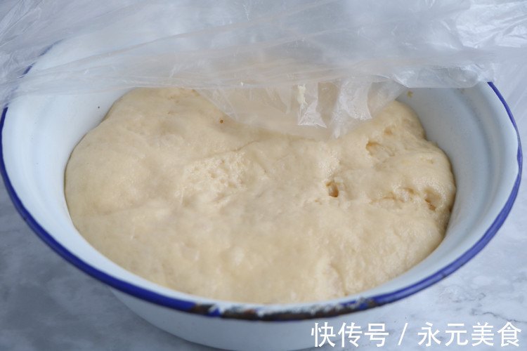 松软|给女儿做了这早餐,松软酥脆,连着吃了5个,三天两头准做一锅