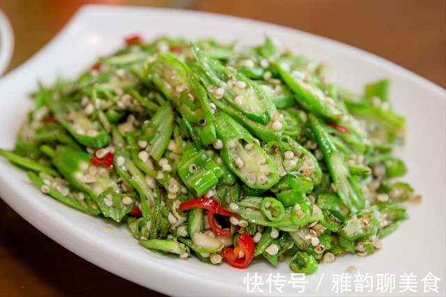 正确做法|炒秋葵，先切还是先焯水教你正确做法，鲜嫩又入味，营养不流失