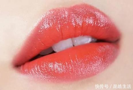 梅子色|口红不能跟风,试试经典百搭的显白气质口红,轻松玩转各种场合