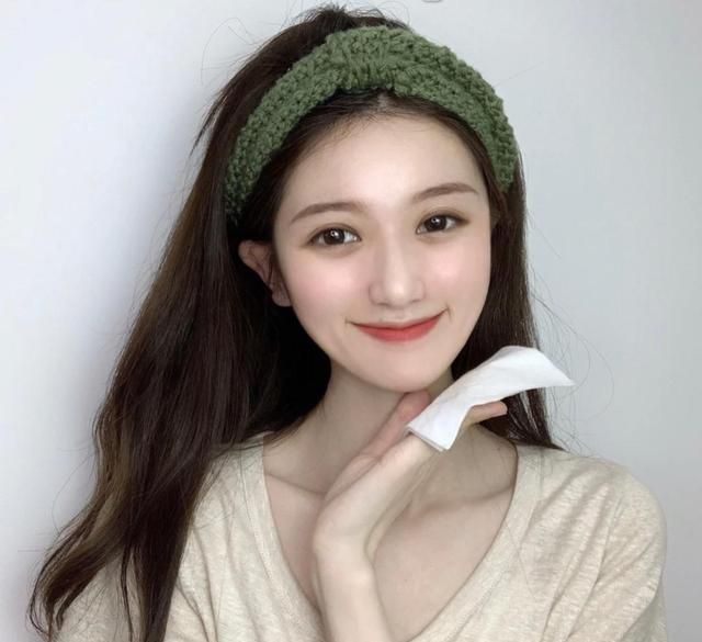 精华液|护肤品是该“拍”还是“涂”?用错这么多年,难怪效果不明显!