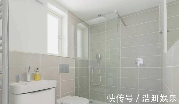 那些事|淋浴房要不要做到顶?听了老师傅的一席话,后悔装错了!