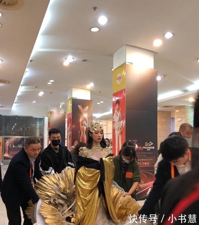 王珞丹|宋茜金鷹女神造型邋遢惹吐槽，膀大腰圓堪稱災(zāi)難，被嘲歷屆最丑