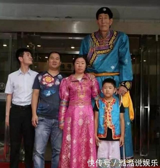 鲍喜顺|“中国第一巨人”鲍喜顺不听劝阻，57岁执意生子，孩子如今咋样