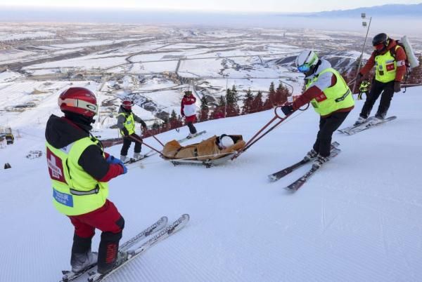 国际度假区滑雪场|走出牧场 滑进雪场——一位新疆牧民的冰雪情缘