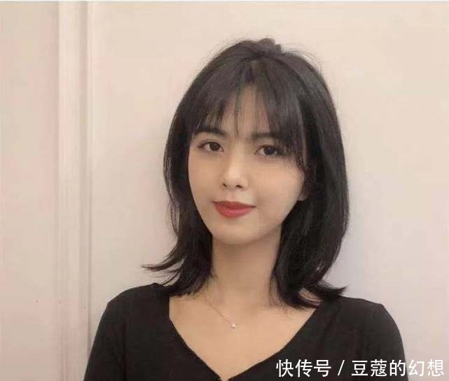 扎马尾|当头发上有这几个现象的时候,提醒你该换发型了,变身后都很好看