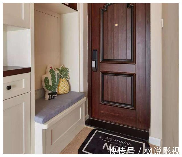 师傅|装修时：师傅在鞋柜旁安装换鞋凳，太良心了，记得谢谢师傅