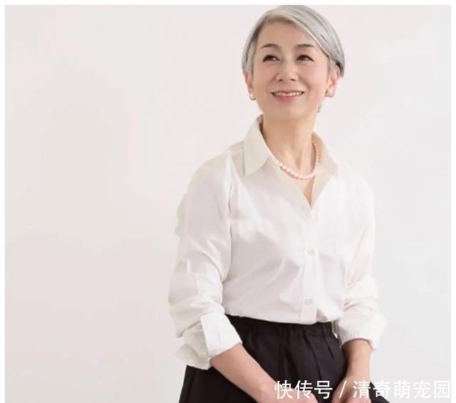 大妈卷 60岁左右的女人，过年别再烫“大妈卷”！四款减龄发型，更好看