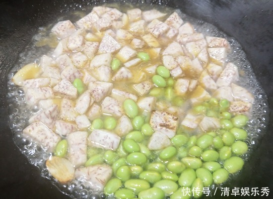  毛豆|这两种食材搭配一起炒，清淡味美，又香又下饭，连吃三天都不腻