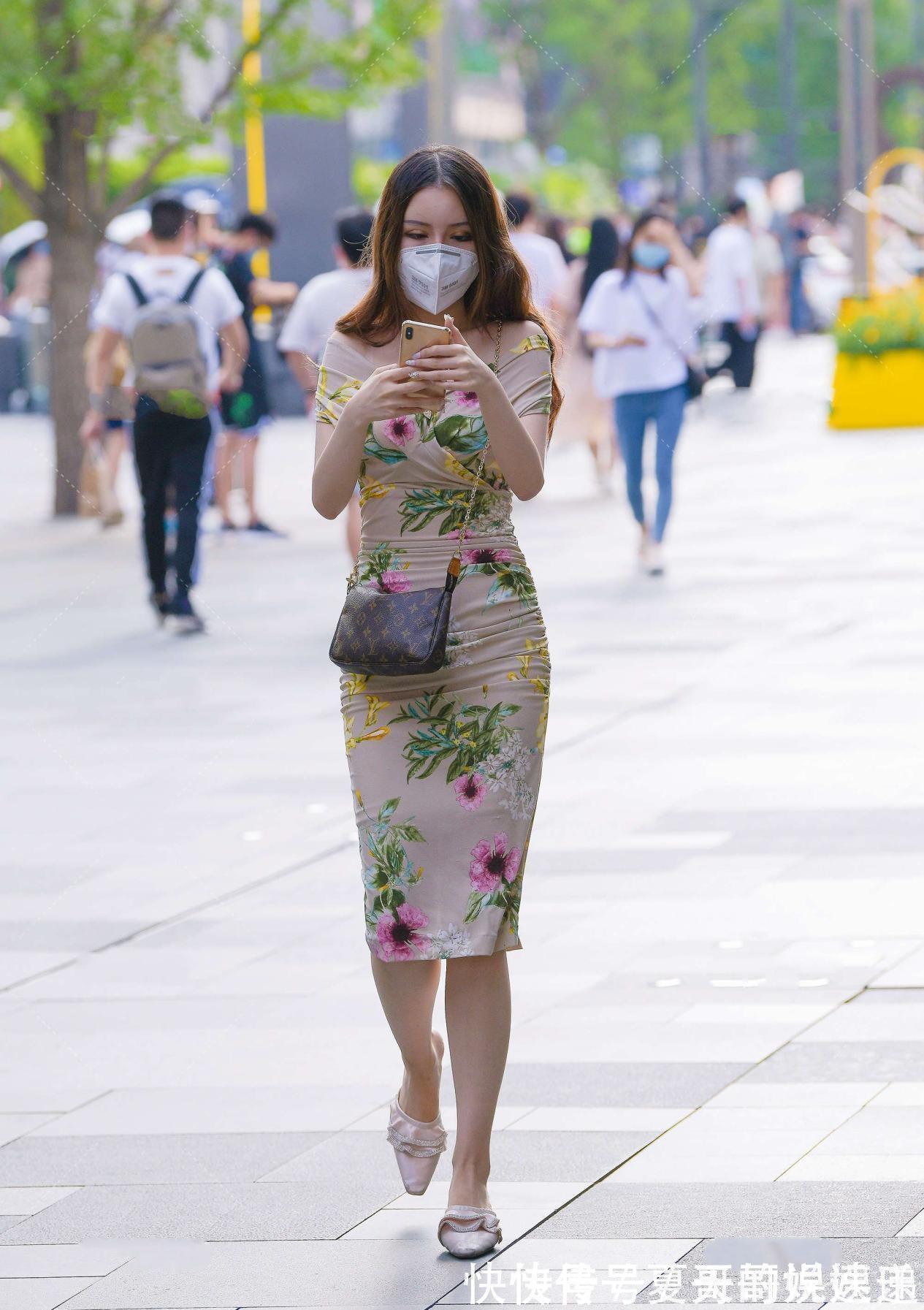 修身|修身绣花裙,兼具复古与时尚,彰显成熟优雅的大气范