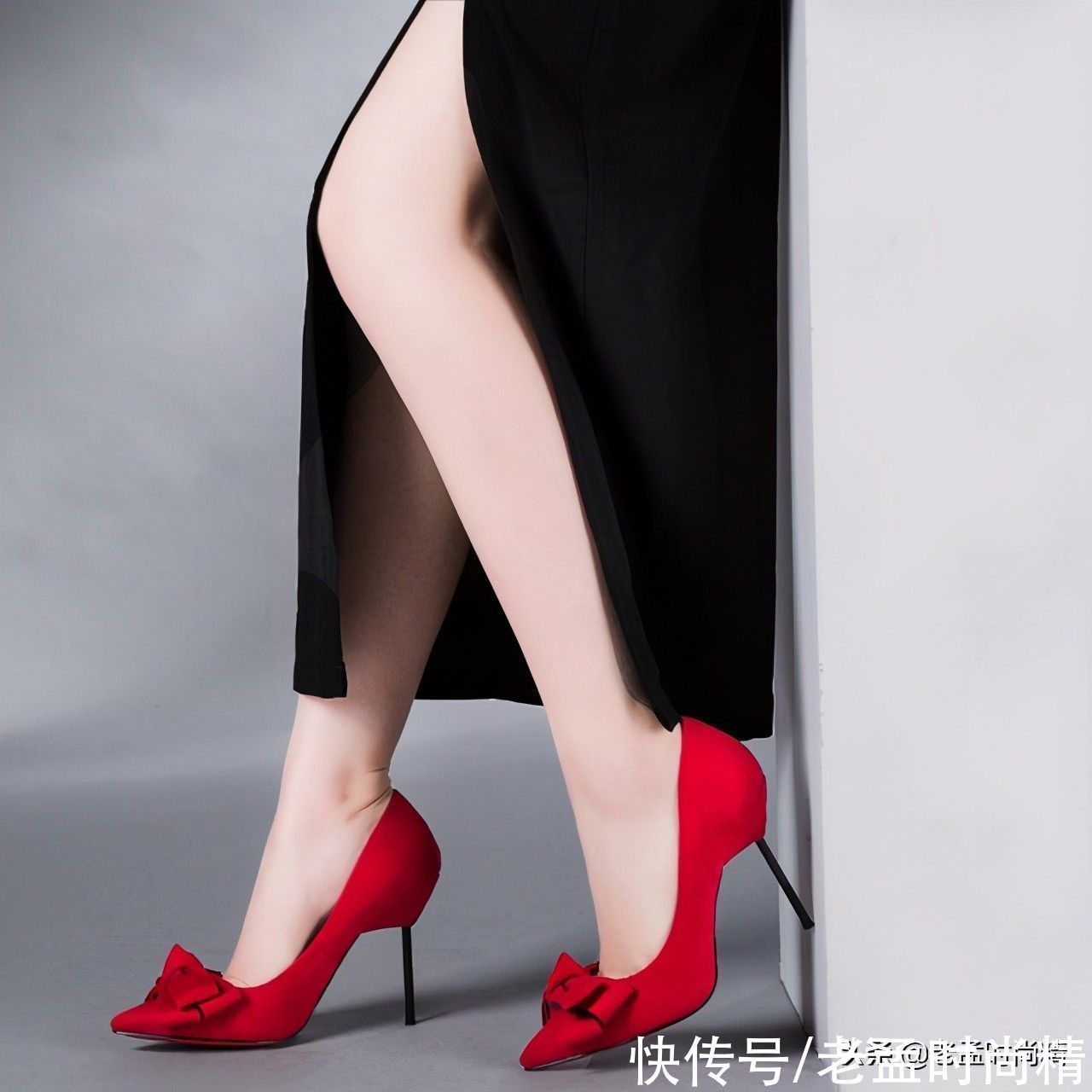 红色高跟鞋|谁说红色高跟鞋只能结婚穿?今年巨流行这样,耀眼却不张扬