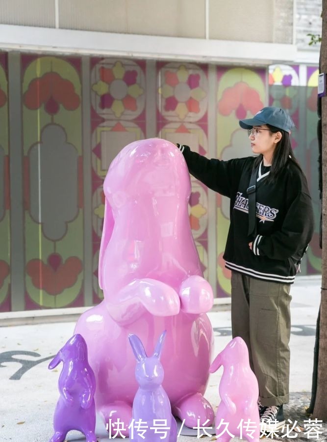 岭南天地|地铁直达看光影艺术,“神秘发光巨兔”华南首展等你来撸兔!