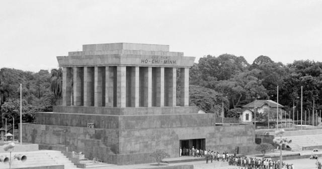 巴亭广场|越南国父墓地建在河内市中心大广场,至今已经陈列胡志明遗体多年