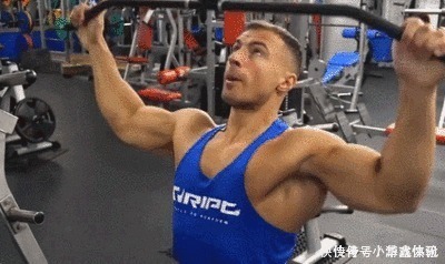 动作|感觉自己的背部很单薄这些动作练起来,让背部更厚实