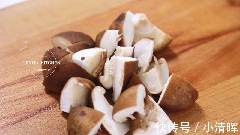 木耳|鸡肉和它们一起蒸,又鲜又嫩,不用闻油烟,简单好做,很适合夏天