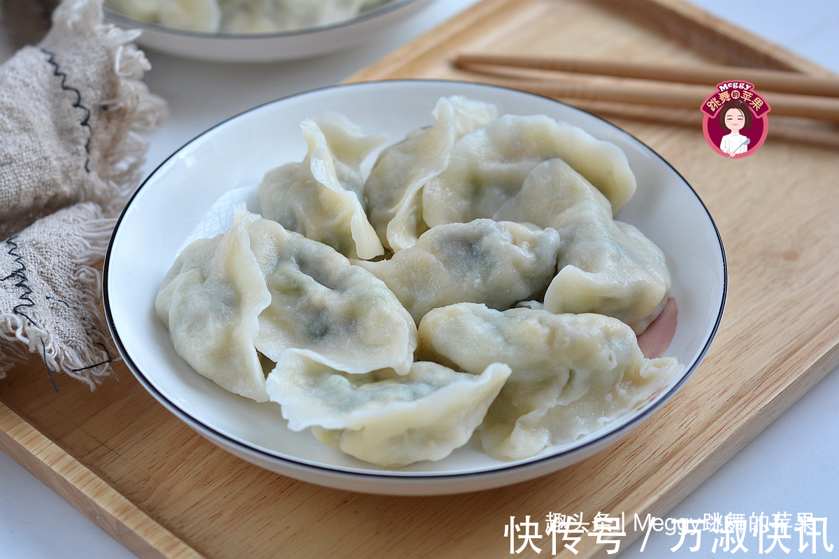 中筋面粉|打工人爱吃的素馅饺子,3种家常食材很划算,清香美味比肉受欢迎