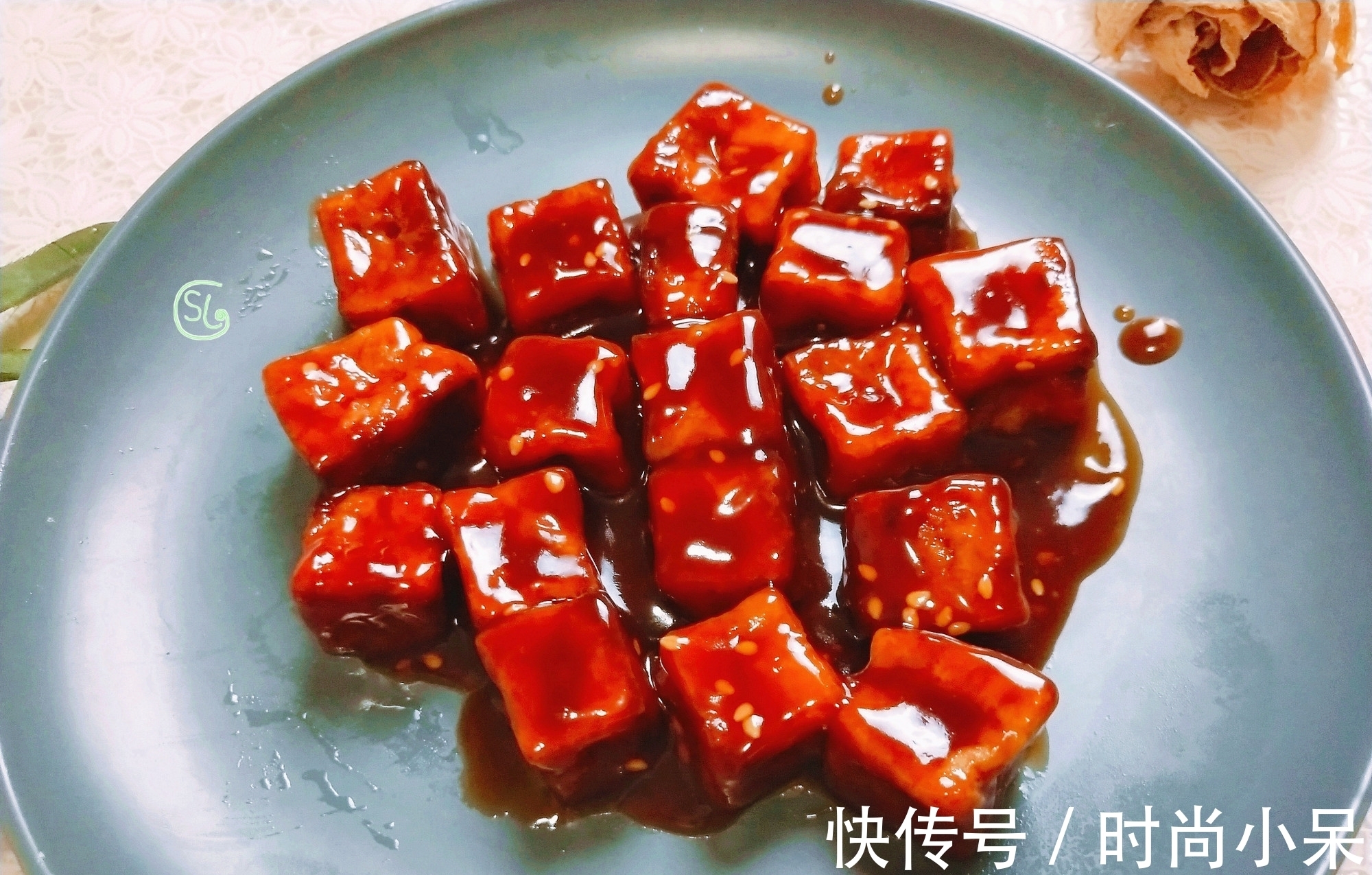 家人|豆腐简单又好吃的做法，外酥里嫩，酸甜可口，家人都爱吃