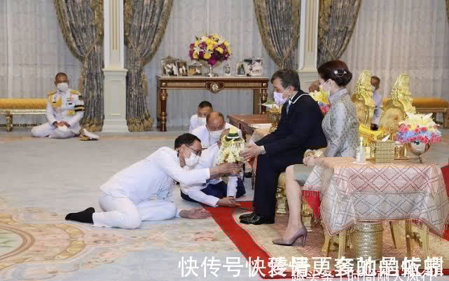 造型|苏提达和泰王最新卡通漫画出炉!帝后果然配,王后收腰蓝裙好高贵