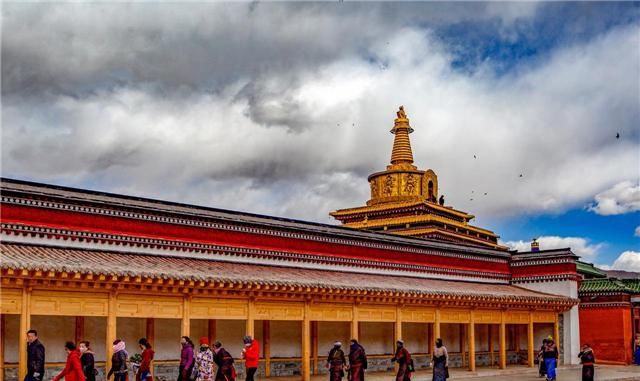  书籍|甘南自治州的拉不楞寺：一百多位活佛在此居住，留下无数珍贵书籍