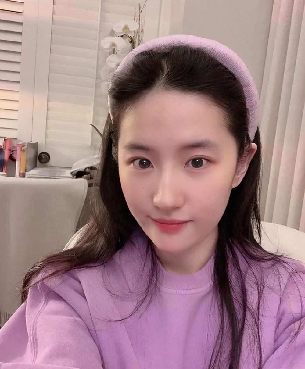 蝴蝶结|别戴烂大街的蝴蝶结了,脸大头发少的选这3种发饰,谁戴谁显瘦