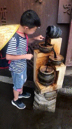 |搞笑GIF:遇到这样的女朋友,权当倒了八辈子的霉