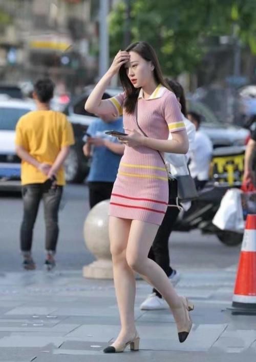 粉色裙装，尽显淑女之美