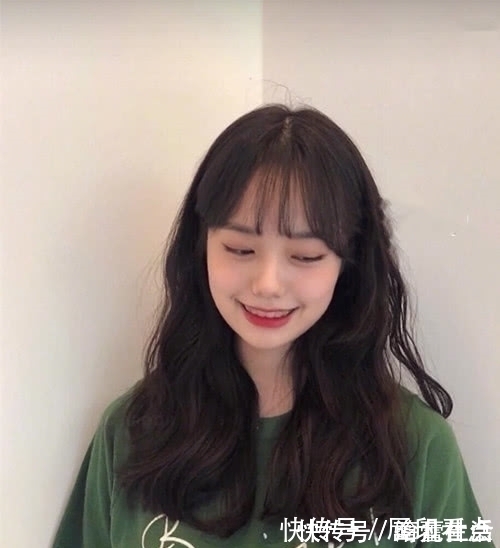 发型 脸大的女生千万不要留这几款发型,怪不得你看起来很土很没气质