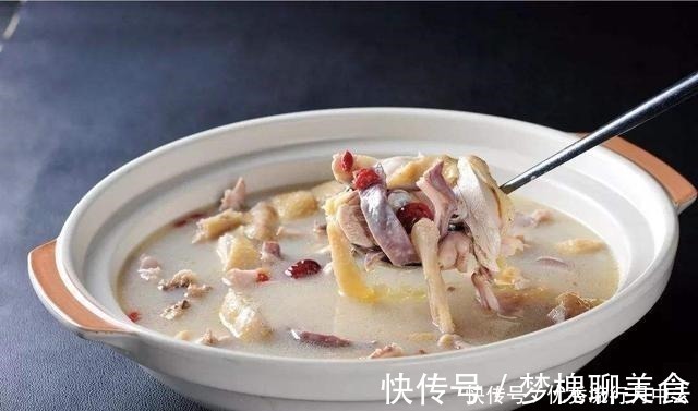 冬天,记得要多喝此汤,上锅煮一煮,气血双补,天冷要多喝它