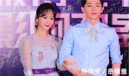 杨紫和朋友去吃火锅服务员却说免单了,老板是他