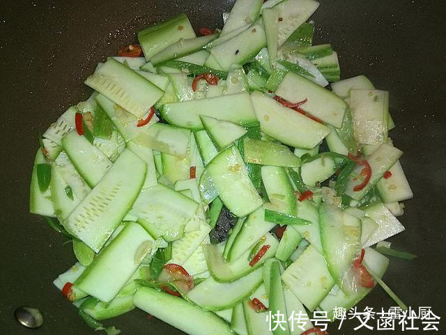 补钙|冬季给孩子吃这个菜最合适,不仅补钙,还能抗病毒!