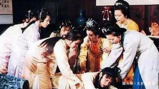 贾宝玉$《红楼梦》她看似很疼自己孩子，实际跟儿子没丝毫感情，悲哀！