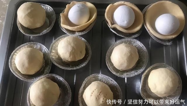 汤圆别水煮了,教你新做法,比水煮简单,比油炸香,看着就流口水