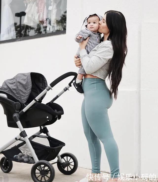 双脚|30岁辣妈饱满身材魅力十足，犹如20岁少女，宝妈如何恢复身材？