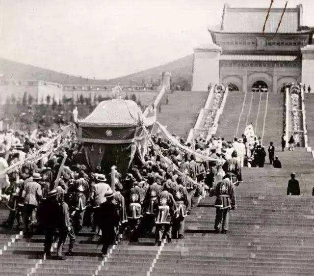 挽联|孙中山先生下葬时,袁世凯的儿子写下这样一副挽联,不愧是才子!