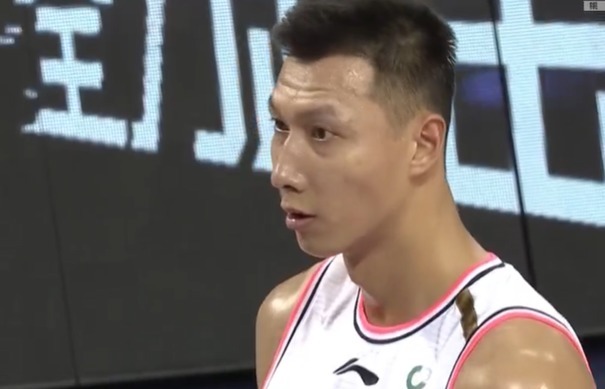 阿联|3胜0负!广东新援真香,21加13加8爆发,易建联22加12打爆哈达迪