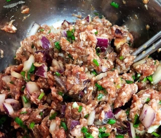 好吃|牛肉馅饼,和馅时里面多加一物,好吃还不腥