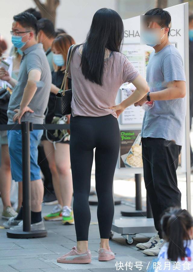 藕粉色 经典动感的穿搭,跟着小编这样搭,时髦洋气,还不易出错