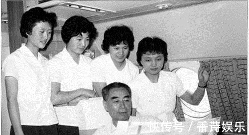 书写者!周总理沉笔挥写出150个小楷,笔墨典雅隽永,成为其一生书法绝唱