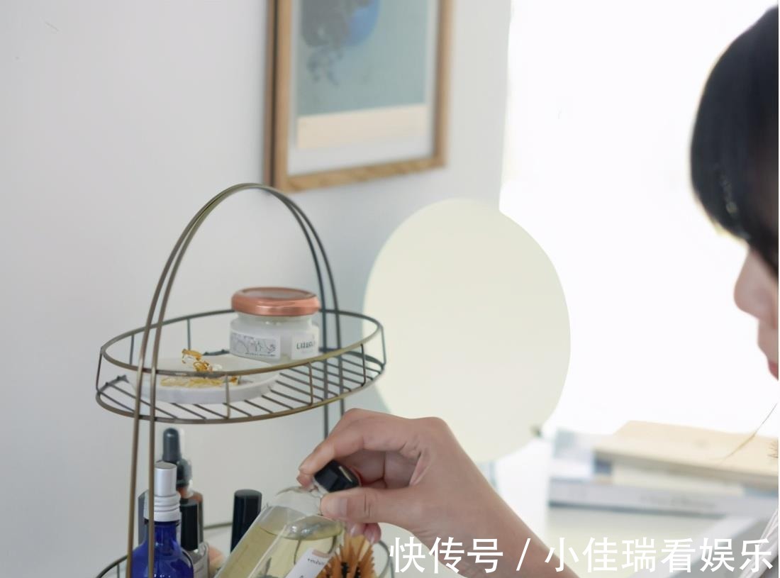 装饰物|日本主妇的“简约风”家居，布置精简，装饰朴素，这样的房间很美